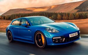 Porsche Panamera Turbo S E-Hybrid Sport Turismo 2018 года (UK)